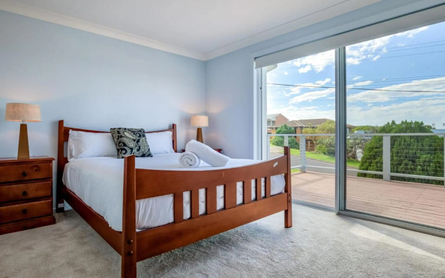 KITESURFER Gerroa 4pm checkout on Sundays