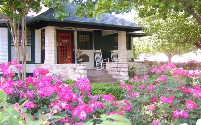 Granbury Gardens Bed and Breakfast