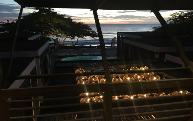 99 Surf Lodge