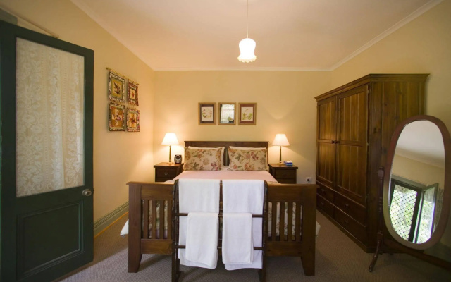 Foxgloves B&B – Guest Rooms – Beechworth