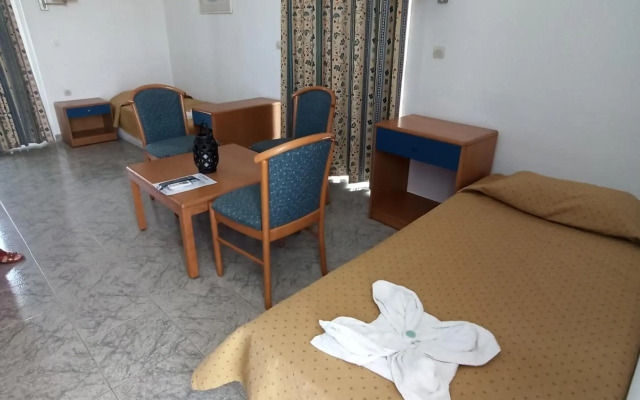 Summer Dream Hotel