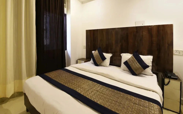 OYO Flagship 18618 Ocean Blue Residency