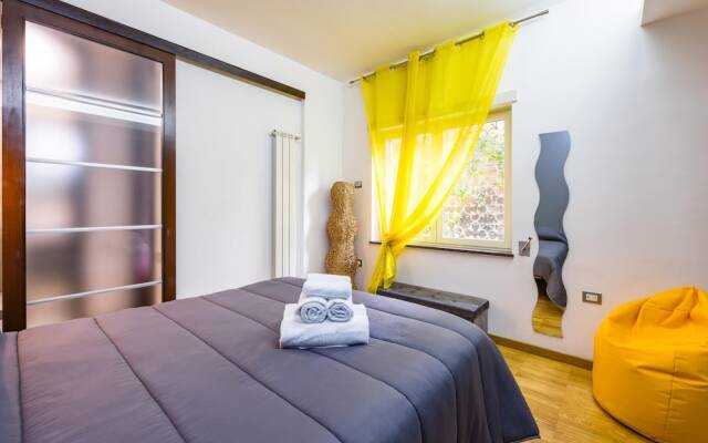 Fresh and Trendy Flat at Vomero