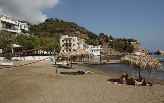 Alkistis Cozy By The Beach Apt In Ikaria Island, Therma 1st Floor