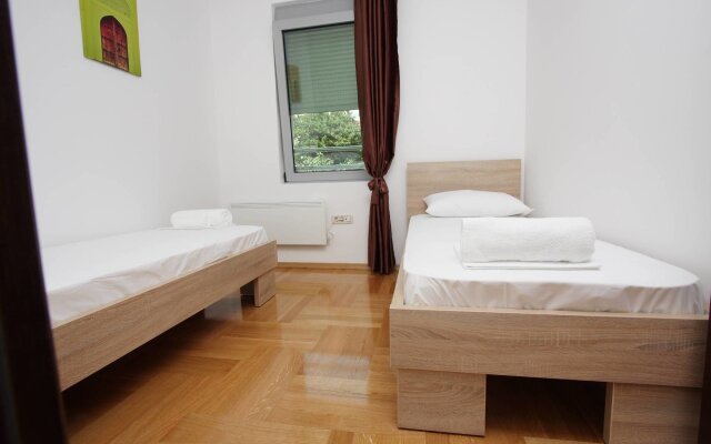 Apartments And Rooms Teona