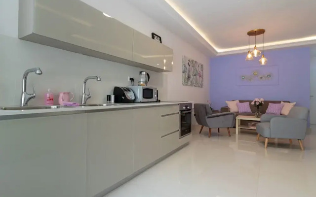 Full Option 9 People Central Location