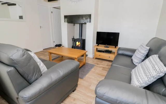 5 Ceirnioge Cottages
