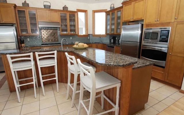 Windrift - 6 Br Home