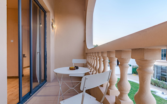 Floral Hotel · Weihai Haya Swimming Pool Garden hotel