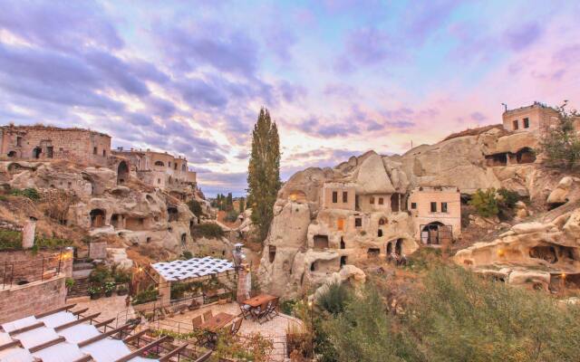 Oyku Evi Cave Hotel