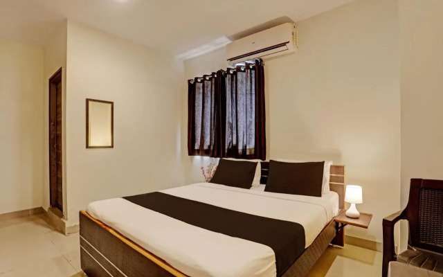 OYO 13869 Hotel Saharsh Grand