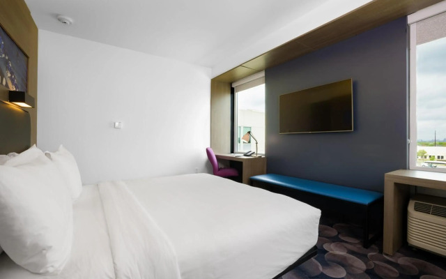 Aloft Austin Airport