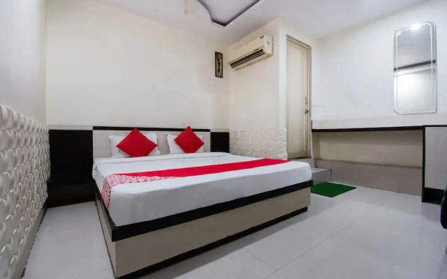 Hotel Aarav Plaza by OYO Rooms