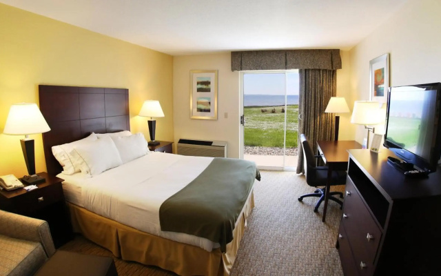 Holiday Inn Express St. Ignace-Lake Front by IHG