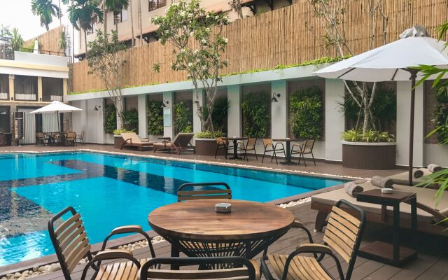 Treasure Oasis Hotel