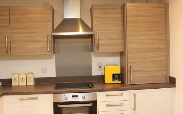Large luxury 2 bed 2 bath-Pym Court