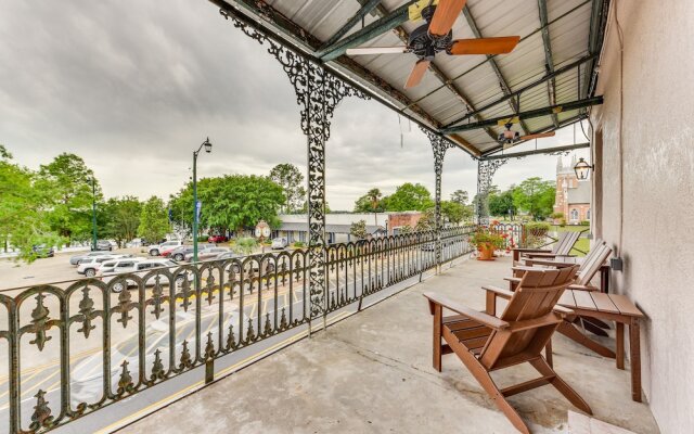 Chic Louisiana Retreat - Balcony & River Views!