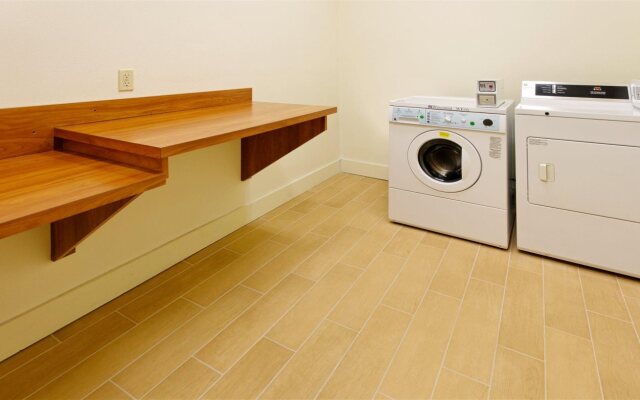 Holiday Inn Express & Suites Canyonville