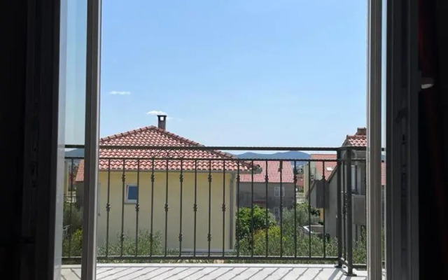 Anić House