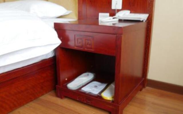 A'er Mountain Fuyi Holiday Hotel