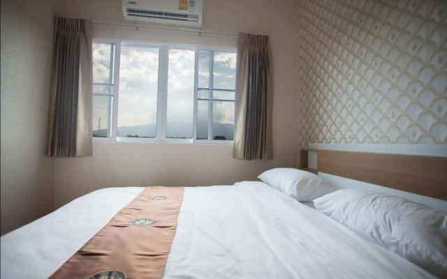 Orawan Suites