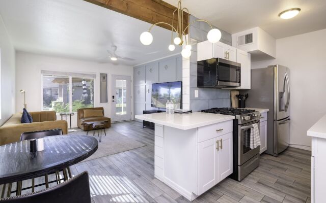 Ash & Ko Boutique Lodging