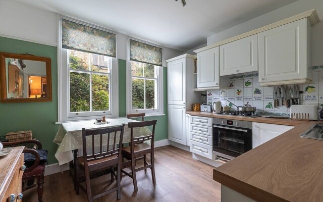 Elegant 2Br Flat W/ Garden Close To Battersea Park