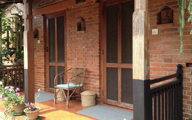 Vardan Resort n' Apartment