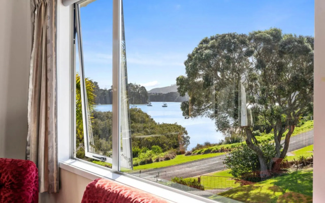 Ota Point Paradise - Whangaroa Holiday Home
