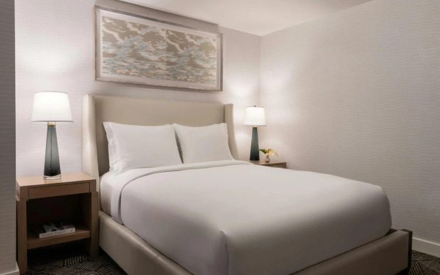 The Ritz-Carlton Residences, Waikiki Beach