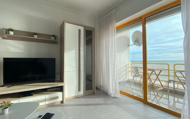 WOW Frente Praia II T2 HsR Quarteira