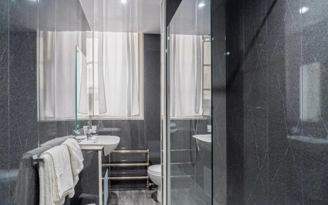 Britannia Adelphi Hotel
