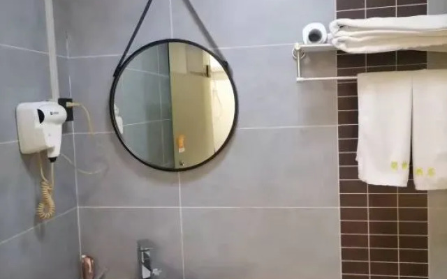 Green Electric Sports Hotel (Pujiangzhen Jiangwen Road Branch)