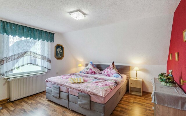 Cozy Apartment in Lichtenhain With Garden