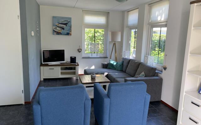 Luxury Holiday Home with Hot Tub at Dutch Coast