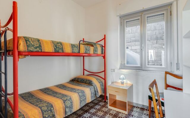 Spacious Holiday Home in Tresnuraghes near Sea