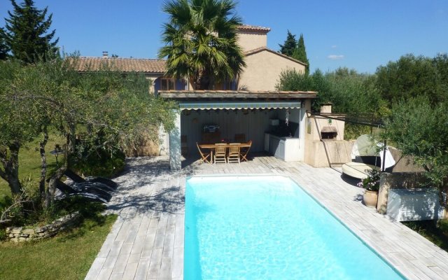 Villa With 4 Bedrooms in Roquemaure, With Private Pool, Enclosed Garde