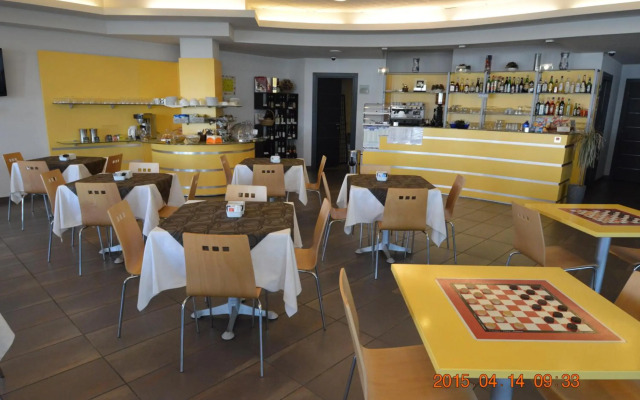 Hotel Dama