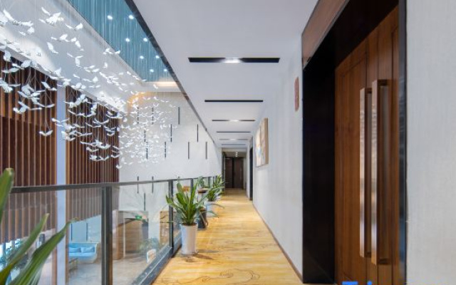 Jiayue  Grand Hotel