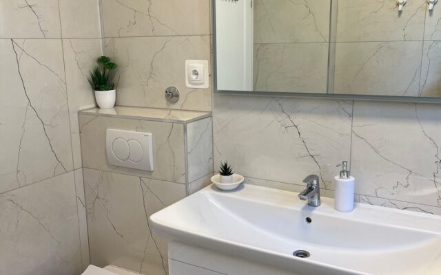 Coastal Comfort Apartment