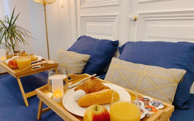 Romantic apartment in most trendy central hotspot +Breakfast