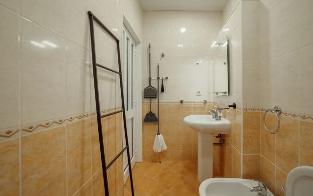 City Center Comfort Apartment A by Vacationy