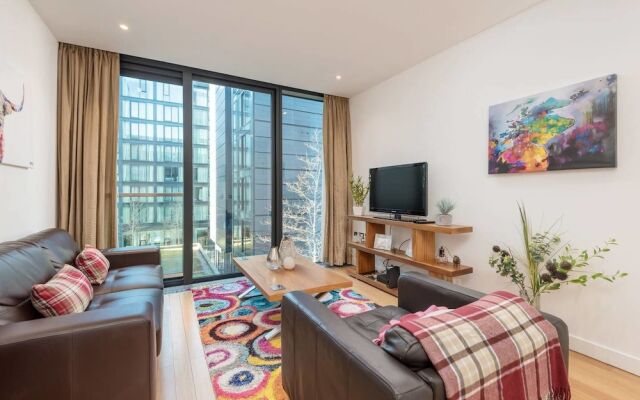 Modern Yet Homely Quartermile Apartment With Elevator
