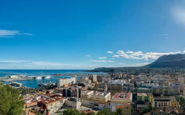 River in Daim s With 2 Bedrooms and 1 Bathrooms