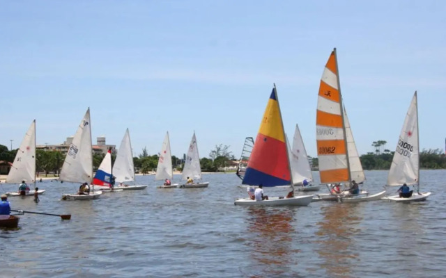 Casa em Condomínio com Piscina Privativa