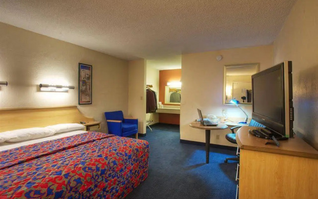 San Jose Airport Inn