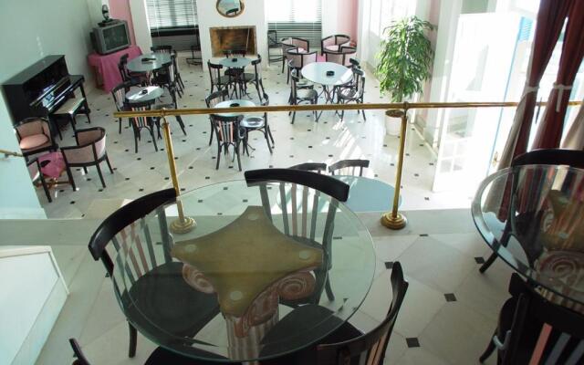 Aneroussa Beach Hotel Hotel