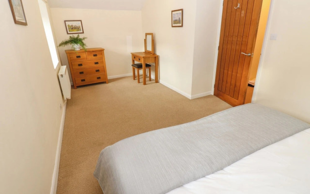 3 Eden Lodge