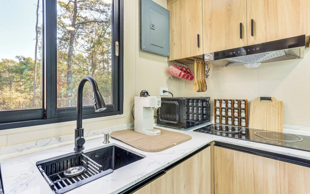 5 Mi to Stone Mountain: Lithonia Getaway