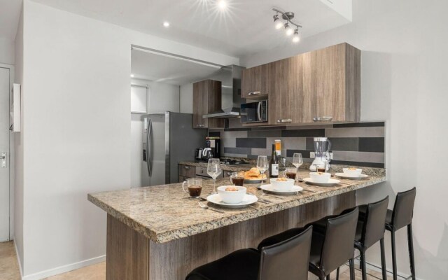 Ground Level Condo 2BR 2BA w Pool Access Gym